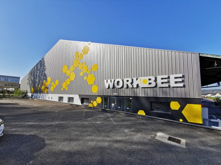 workbee enseigne par installpub